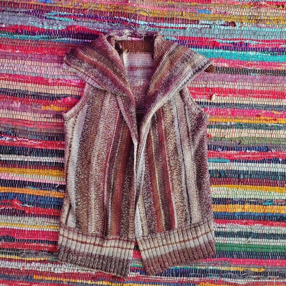 STRIPED SWEATER VEST